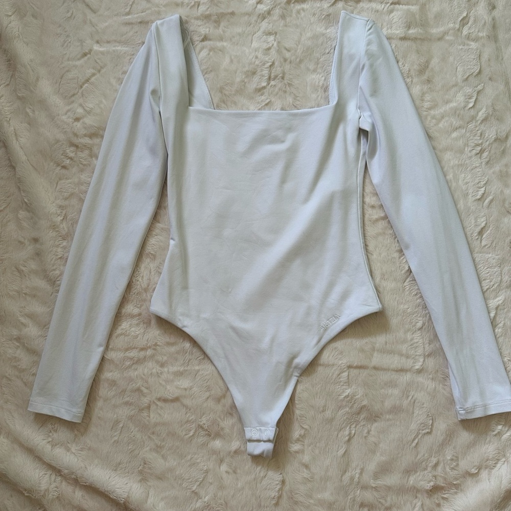 Aritzia Contour White Long Sleeve Square-Neck Bodysuit